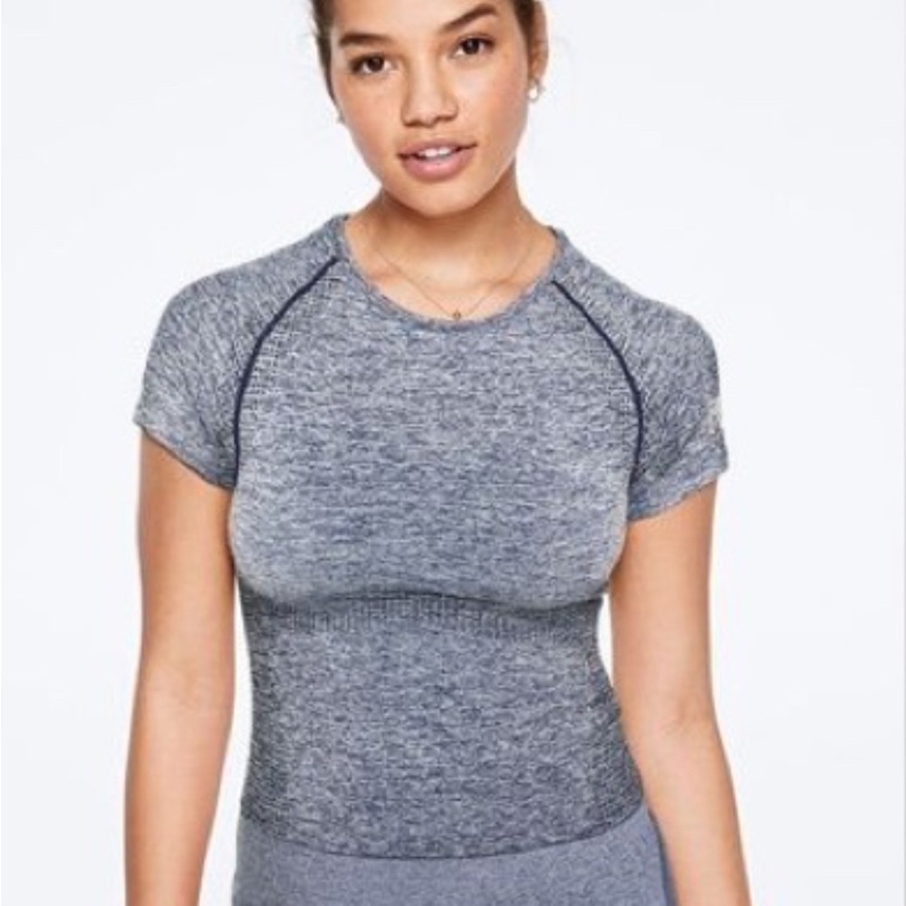 PINK Victoria's Secret grey/black seamless tee-great workout tee shirt BNWT
